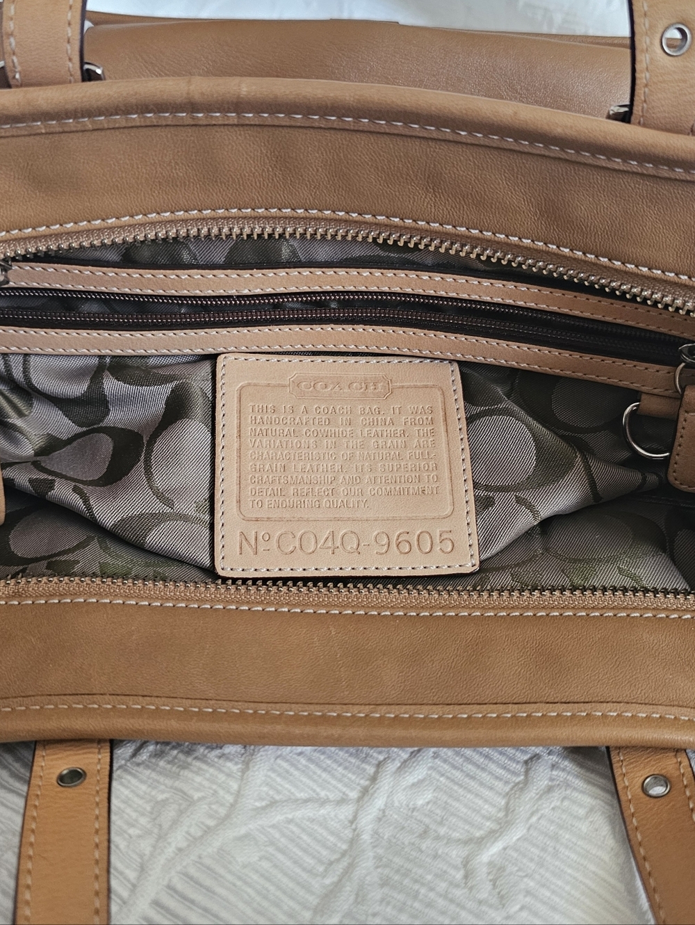 Vintage Coach Hamptons Small Carryall Satchel 9605 (Tan/White Trim) - Picture 13 of 16